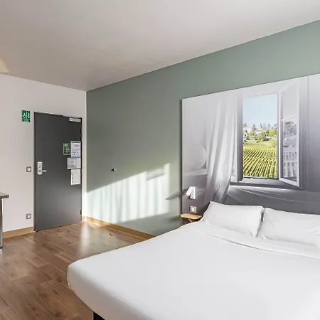 Hotell Bordeaux 2*